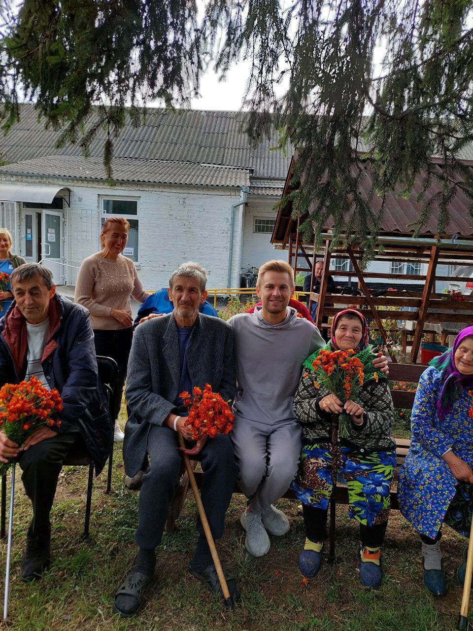 Спільне фото учасників табору